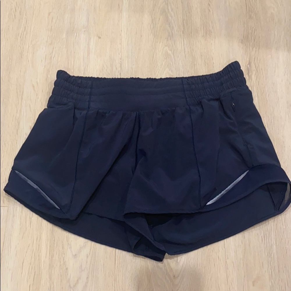 Lululemon Hotty Hot HR Short *navy blue*